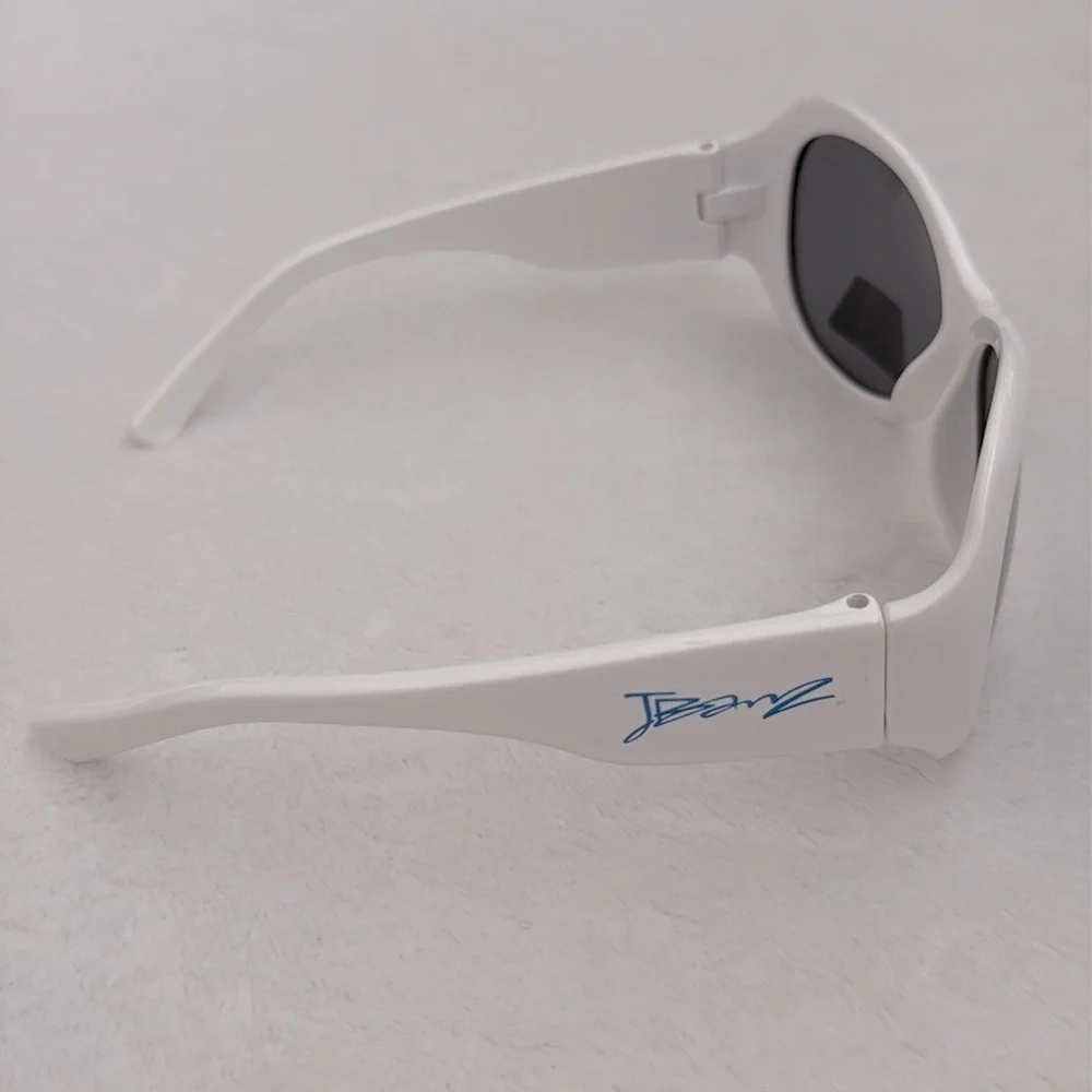 {NWT} JBanz | Retro Banz Polarized Wrap Around Kids Sunglasses White/Black 4-10Y